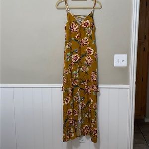 Mustard long dress with slit